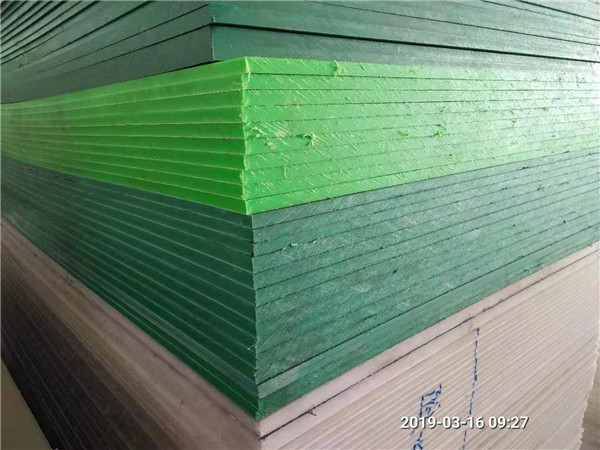 聚乙烯板表面做漆及保养工作
