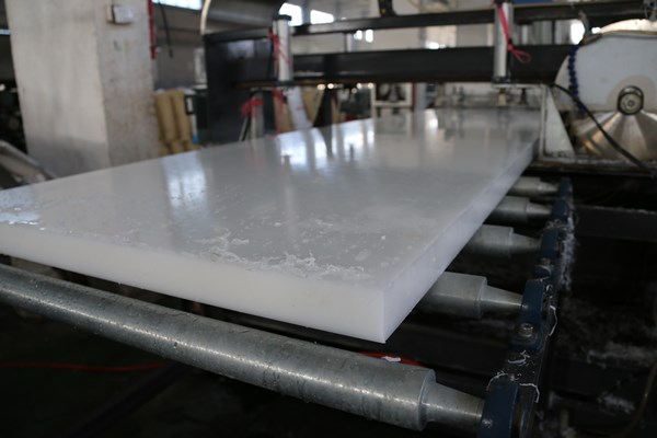 PE板原料流动性能及用料控制